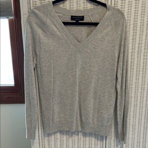 Banana Republic Light Gray Women's V-Neck Sweater